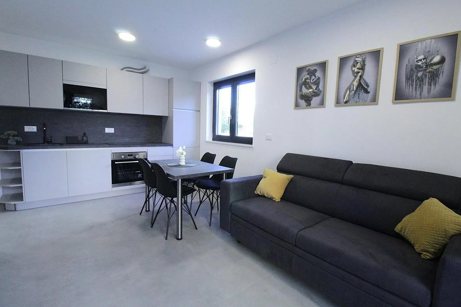 Residence Frank Zambratija  Pensionat