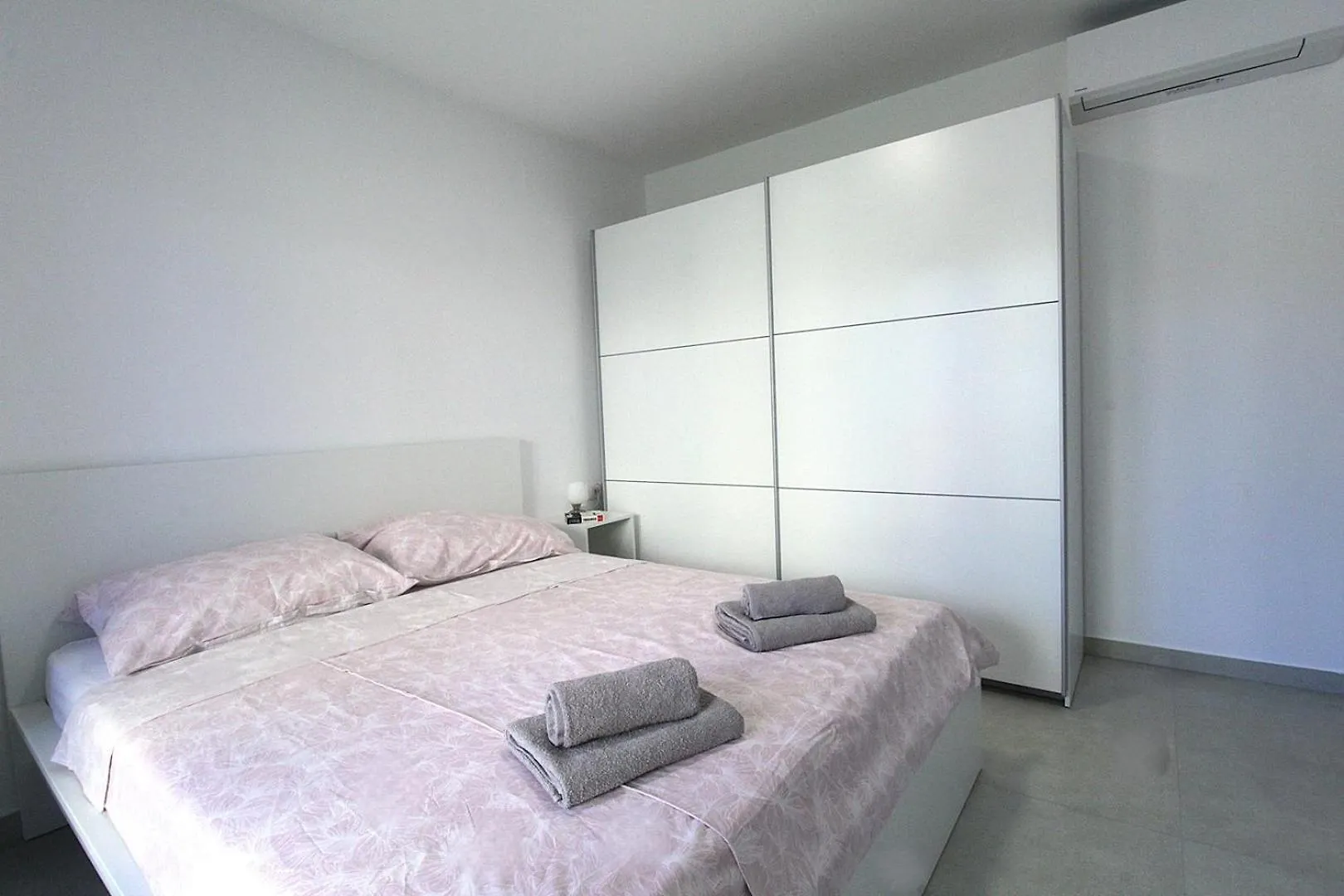 Guest house Residence Frank Zambratija