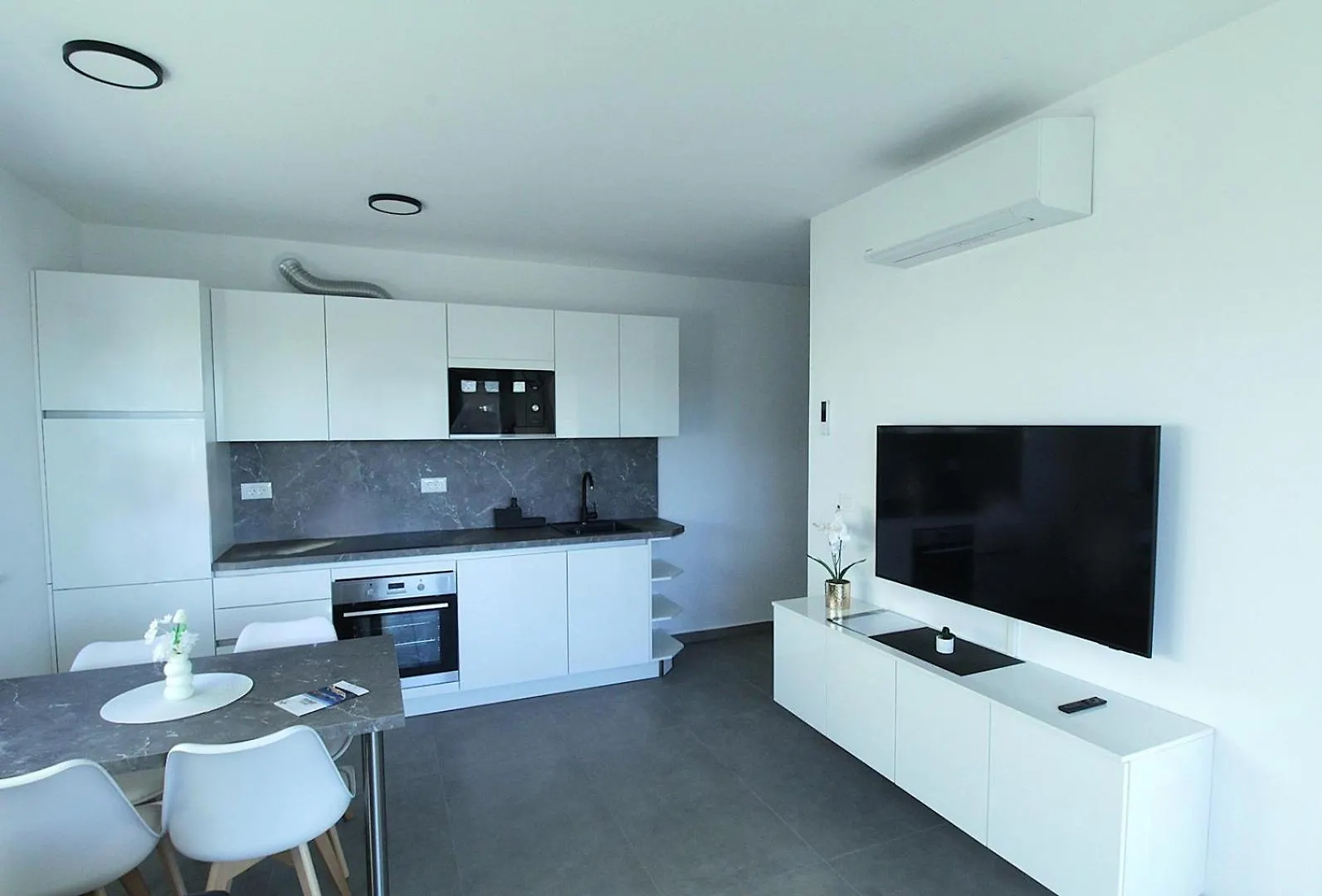 Guest house Residence Frank Zambratija