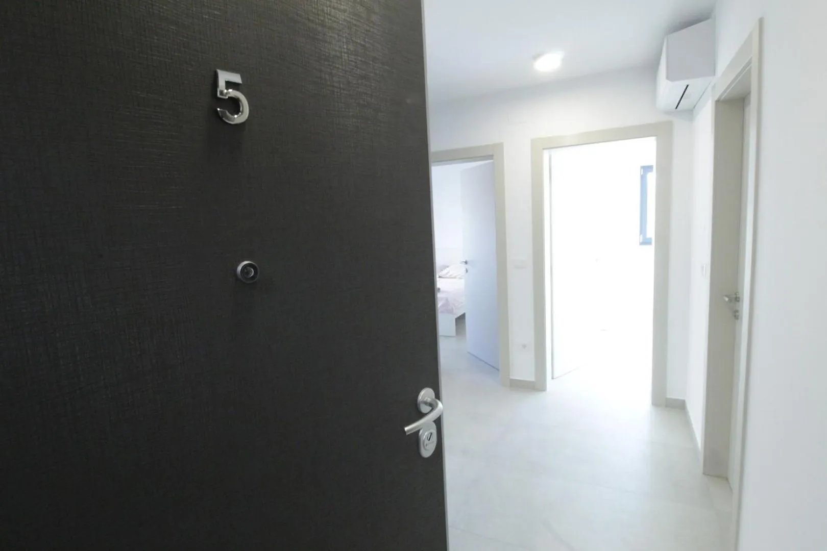 Guest house Residence Frank Zambratija