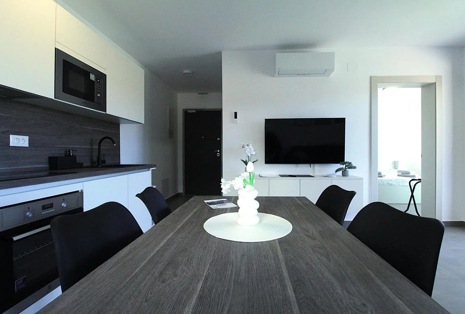 Residence Frank Zambratija
