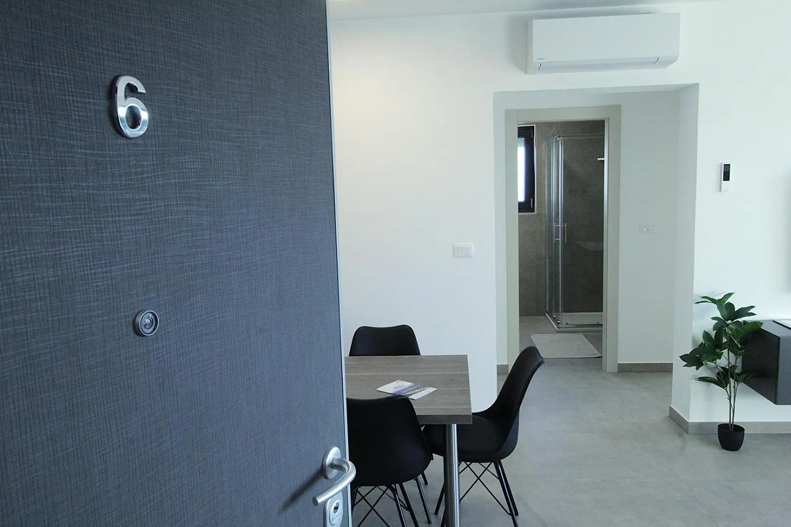 Residence Frank Zambratija  Guest house